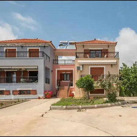 아파트 Agnantio House 모넴바시아
